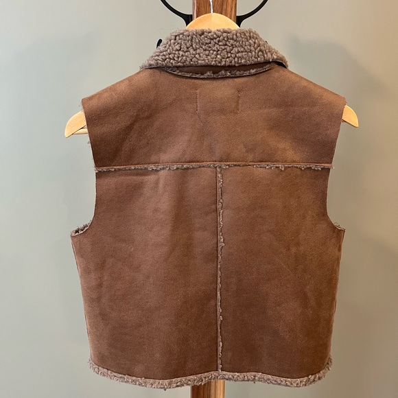 BB Dakota Jack Women's Back in Time faux suede and shearling vest - Picture 6 of 6